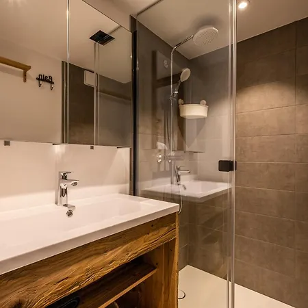 Apartment Renove, Calme Avec Garage A 1.9 Km Du Village - 3***, 4 Personnes, Wifi, Proche Navettes - Fr-1-304-235 *